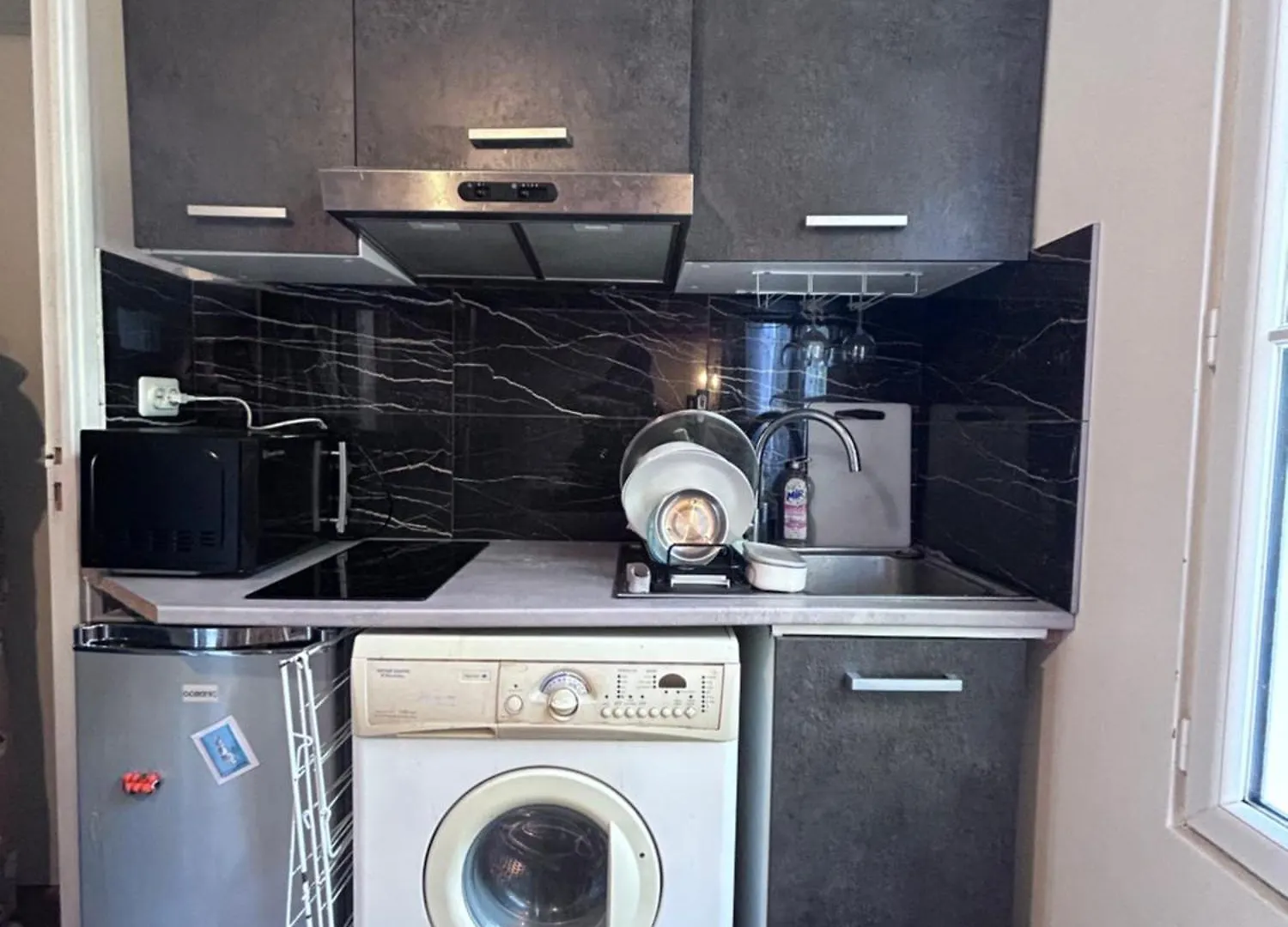 Apartment Studette Pour Etudiante, Proche De La Tour Eiffel *
