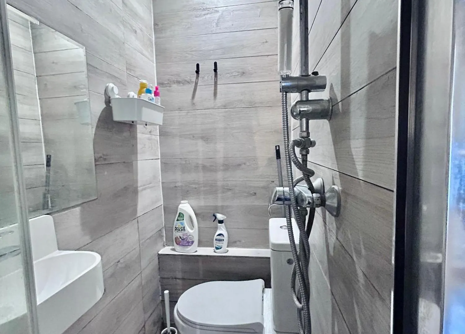 Apartment Studette Pour Etudiante, Proche De La Tour Eiffel Paris