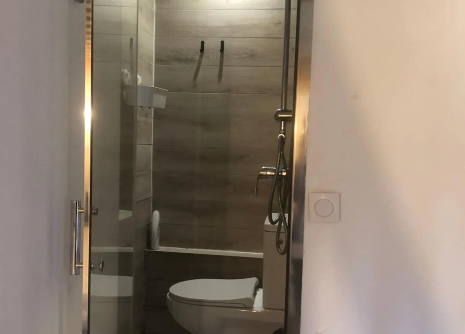 Apartment Studette Pour Etudiante, Proche De La Tour Eiffel Paris